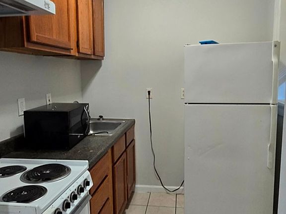 4th image of 5832-5840 Cabanne Ave #5832-2S