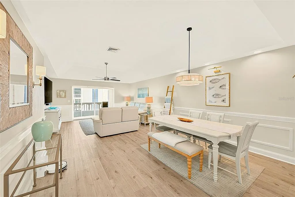 2 bed, 2.0 bath, 1133 sqft, $2,100 — Photo 4