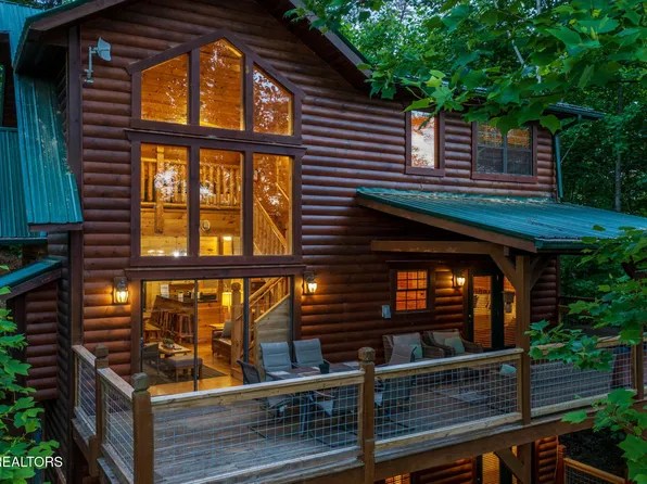 1226 Serenity Ln, Sevierville, TN 37876