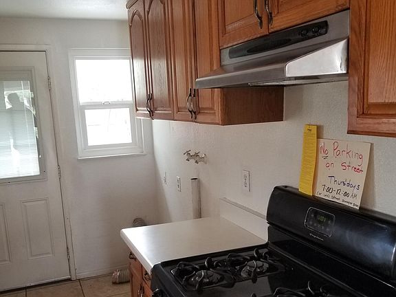 Stove , Oven and Laundry hookups