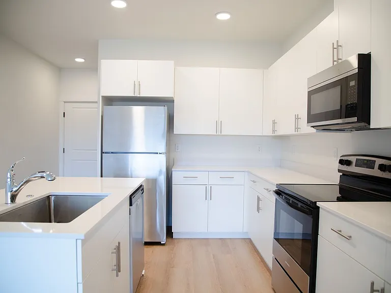 Welcome to Sun Drive Townhomes! — Photo 33