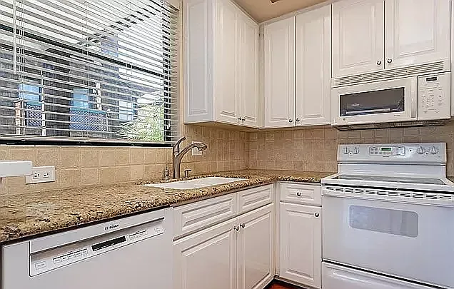 2 bed, 1010 sqft, $3,895 — Photo 4
