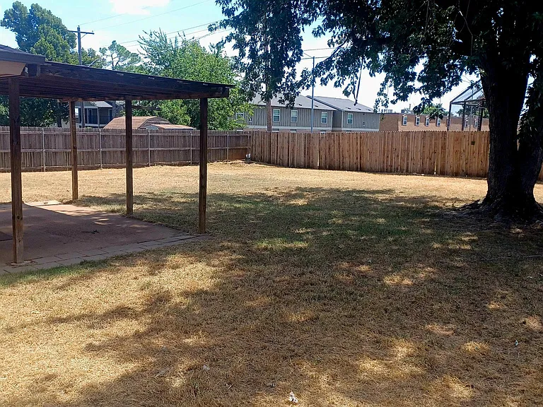 648 W Beam Ave — Photo 18