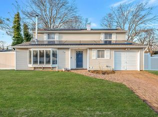 17 Corvette Rd, Selden, NY 11784