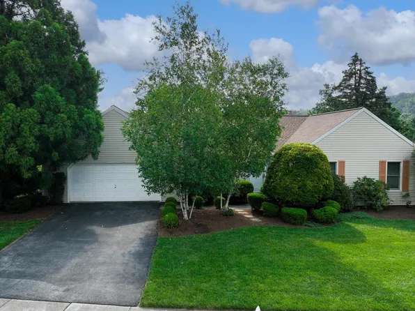 47 Buckingham Dr, Wyomissing, PA 19610