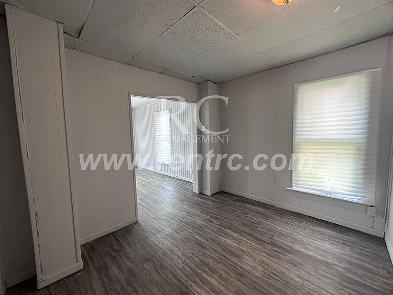 512 N Griffin St — Photo 12