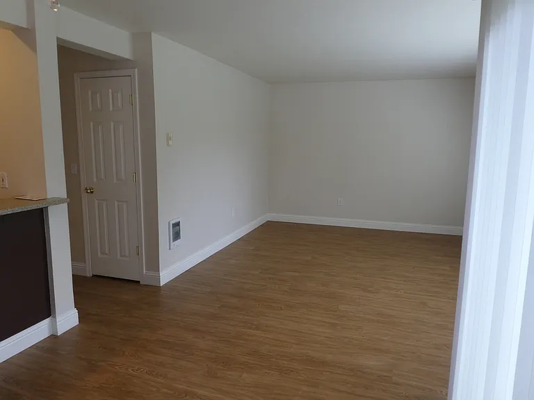 7123 SW Sagert St #104 — Photo 9