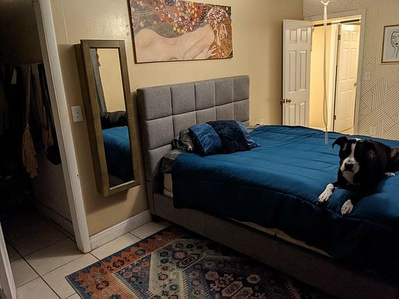 5th image of 1417 Baltimore Ave #1