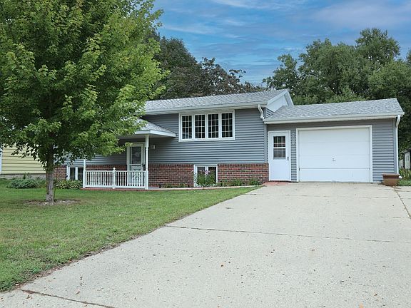 3rd image of 326 N 18th St