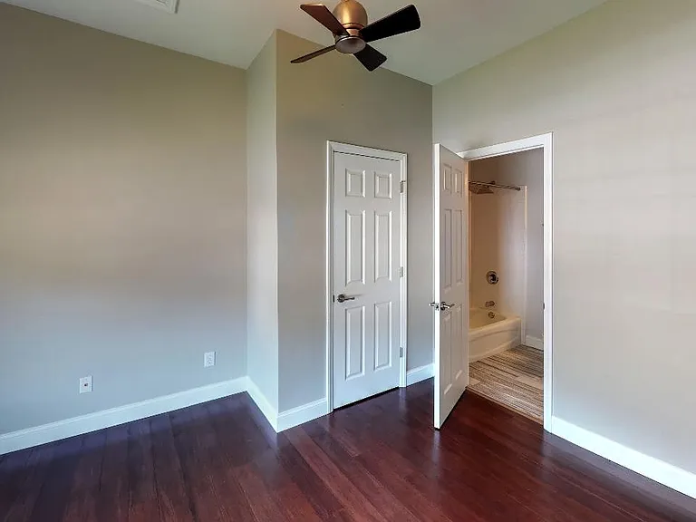 425 New Parkside Dr — Photo 31