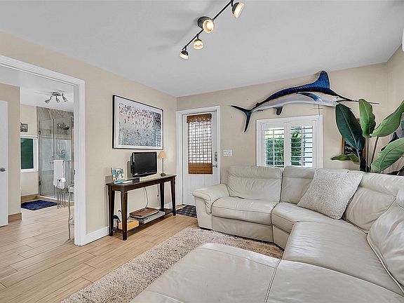 4th image of 4860 SW 61st Avenue