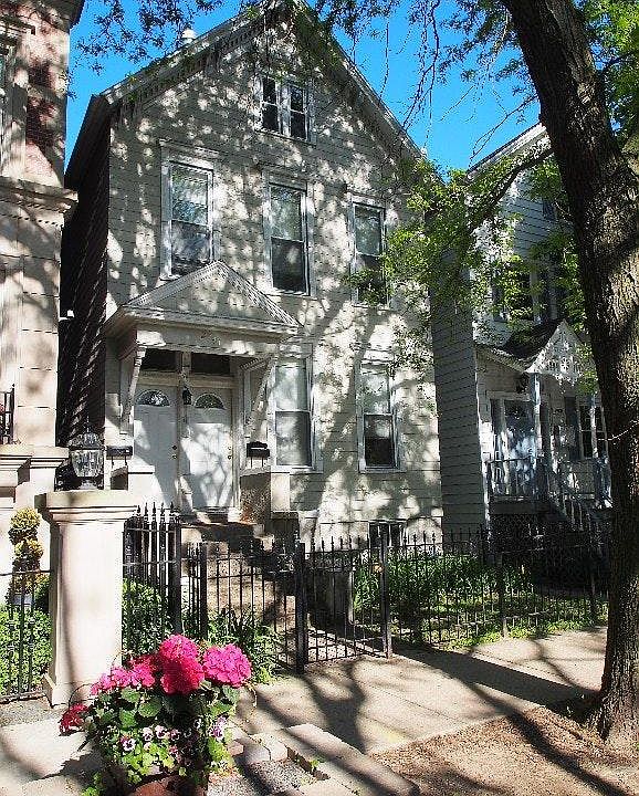 1st image of 2741 N Kenmore Ave APT 1