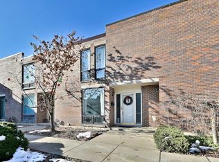 7 Birch Tree Ct, Elmhurst, IL 60126