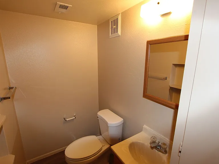 512 W Santa Fe Ave — Photo 9