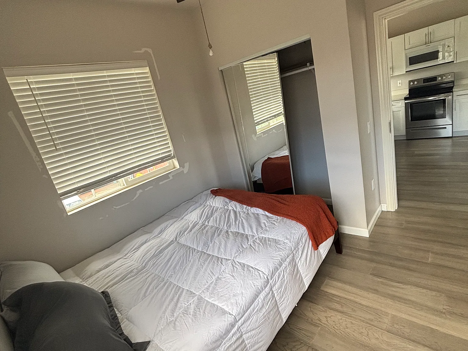 2 bed, 600 sqft, $2,880 — Photo 4