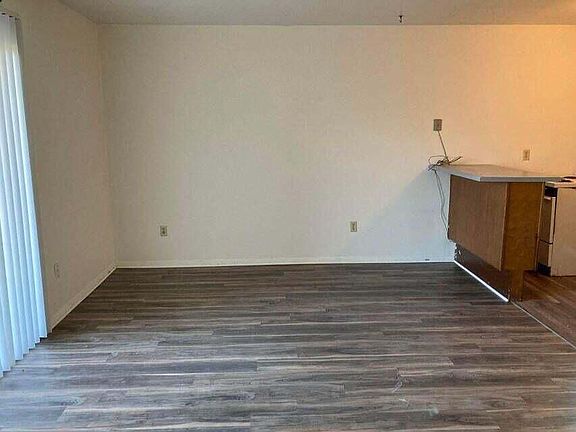 3rd image of 807 Whitney Ave NW #303A