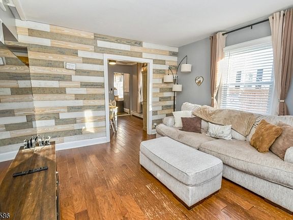 3rd image of 406 Morsetown Rd