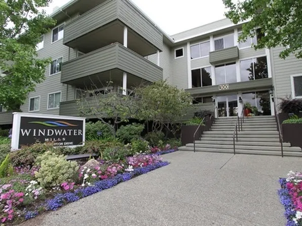 300 Murchison Dr APT 300, Millbrae, CA 94030