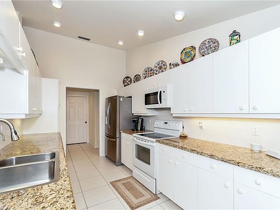 5th image of 13261 Bridgeford Ave