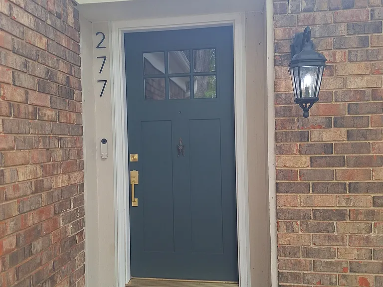 277 Amanda St — Photo 3