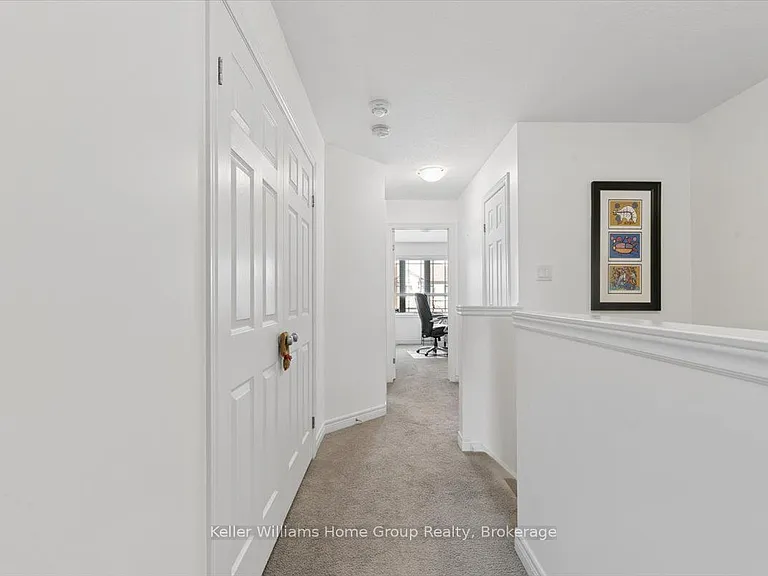 12 Ambrous Cres — Photo 22