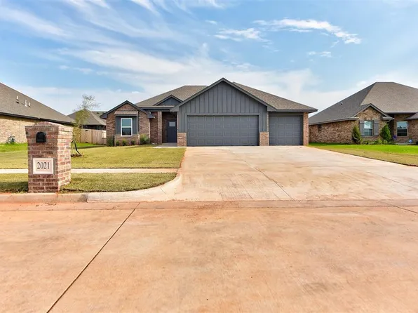 2021 W Crossbow Way, Mustang, OK 73064