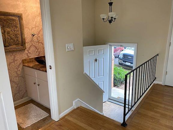 3rd image of 3012 Winterberry Dr
