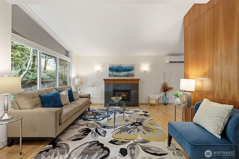 4th image of 11706 36th Avenue NE