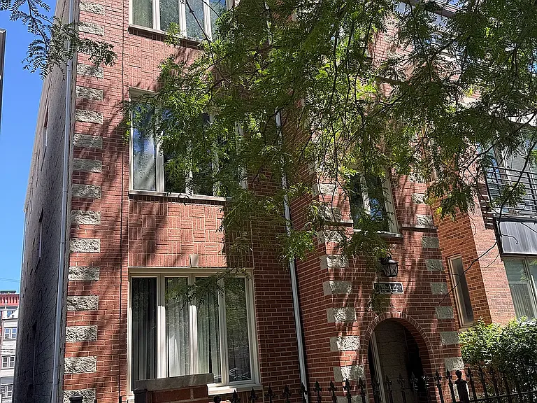 1444 W Walton St #3 — Photo 1