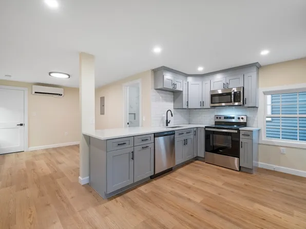 97 Mason St APT 1, Salem, MA 01970