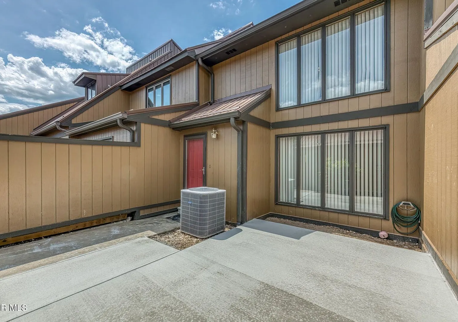 2 bedroom 3 bathroom condo in Fleetwood Court — Photo 4