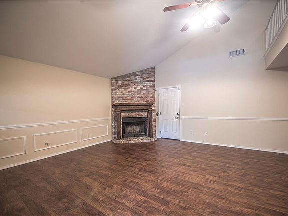 5th image of 805 Love Wood Ln