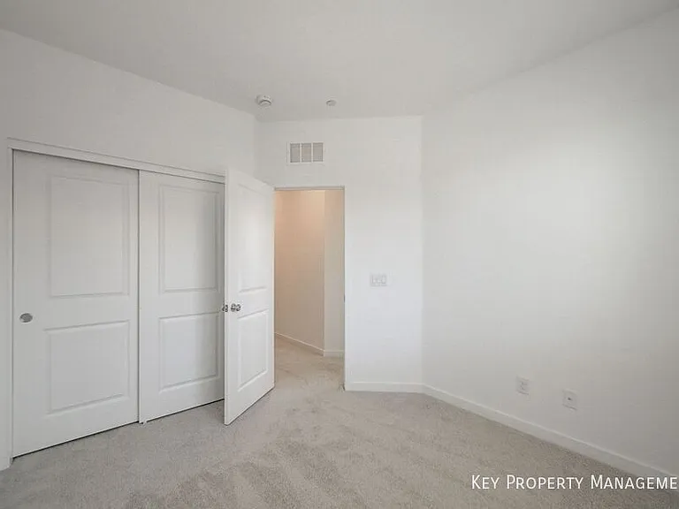 239 Freeport View Pl — Photo 14