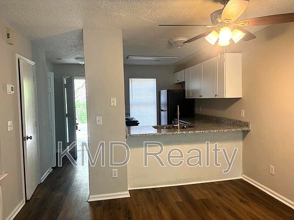 2nd image of 3912 Briarhill Dr #A