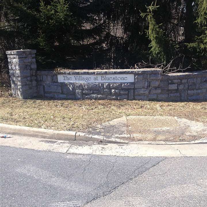 1st image of 2201 Pearl Ln