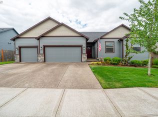 718 E Lincoln St, Carlton, OR