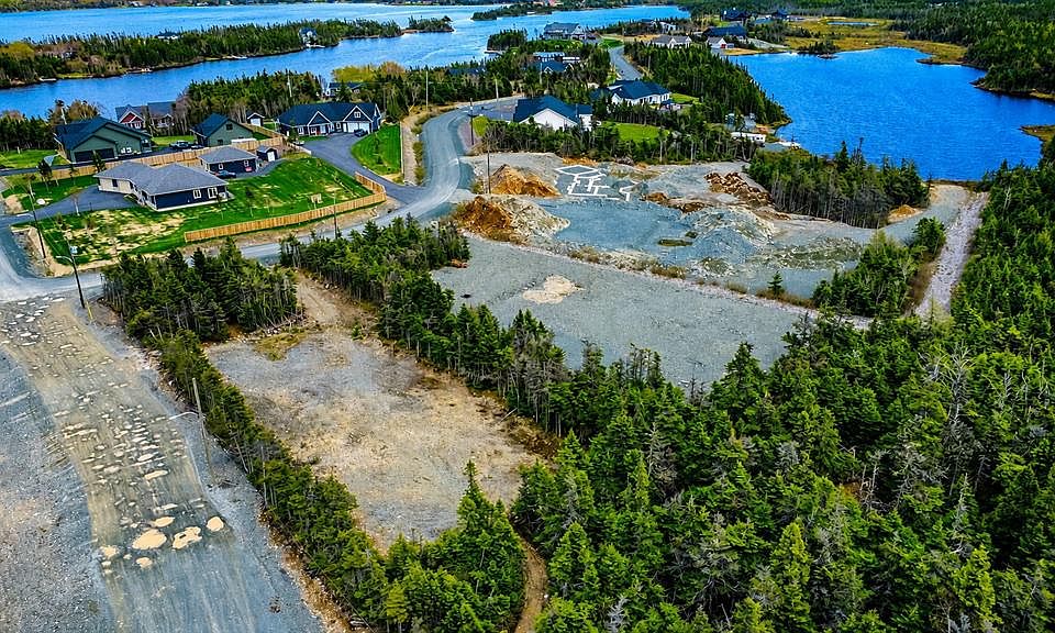 1st image of 2 Balsamwood Road