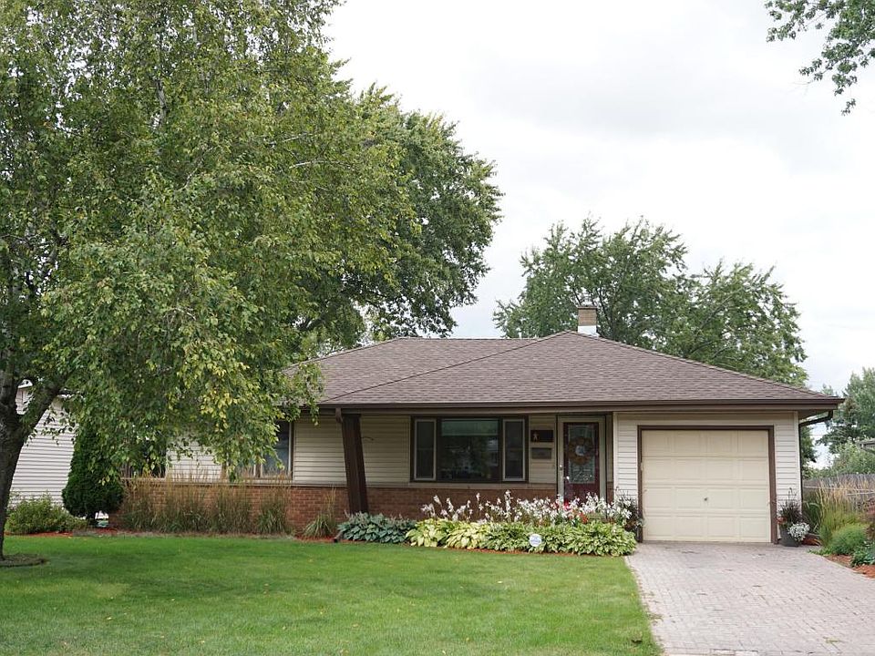 1st image of W158N8958 Charles Dr