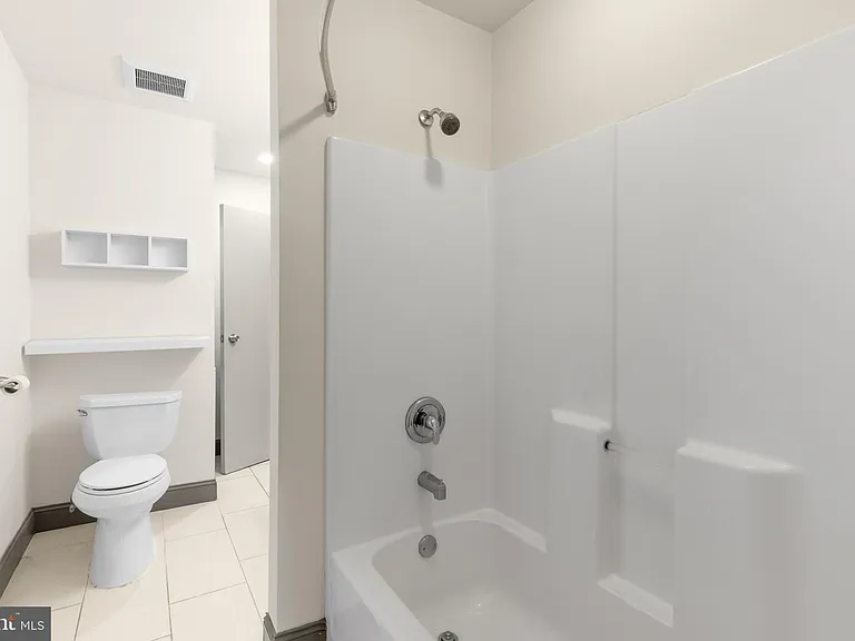 812 N 15th St #1S — Photo 17