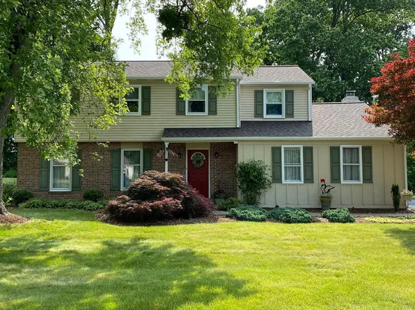 19 Rose Tree Dr, Downingtown, PA 19335