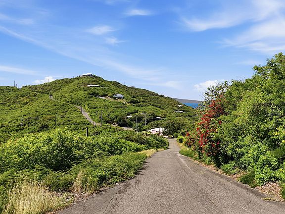 5th image of 92 South Grapetree EB