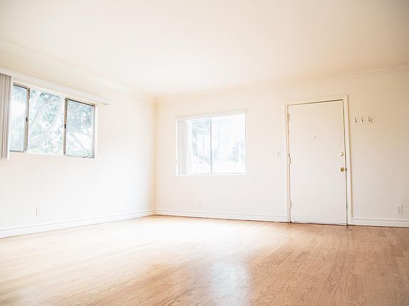 4th image of 2241 Virginia Ave APT 9