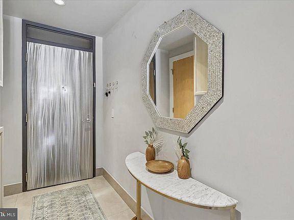 5th image of 1133 14th St NW APT 806