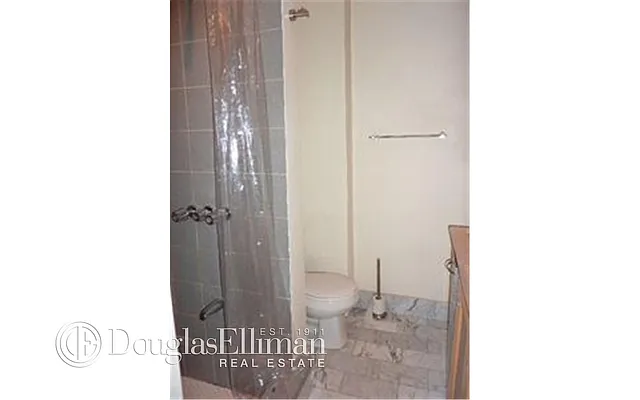 Rented by Douglas Elliman | media 16