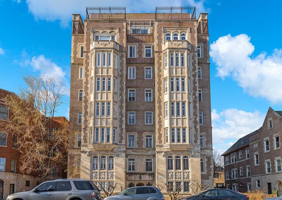 1st image of 6922 S Jeffery Blvd APT 4S