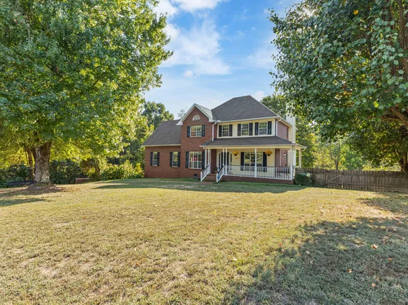 1214 Hollis Ter, Cottontown, TN 37048