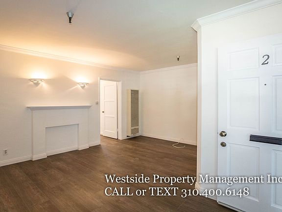 3rd image of 10900 Culver Blvd #2