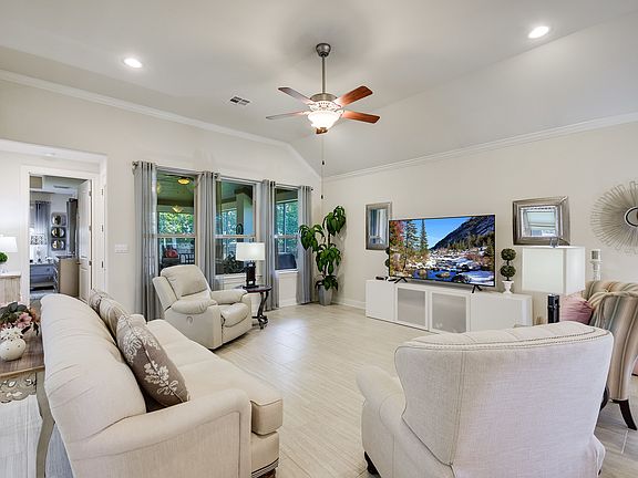 4th image of 5029 Lunata Way