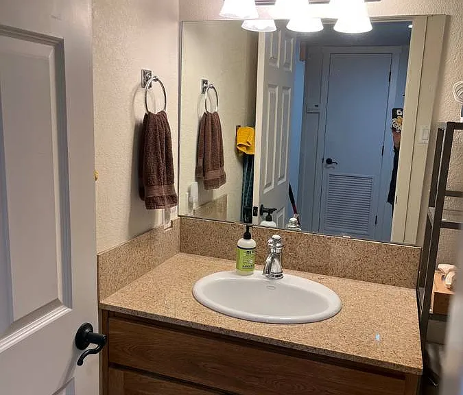 601 W San Mateo Rd #112 — Photo 5