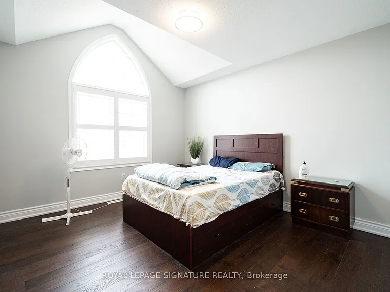 1071 Syndenham Ln — Photo 23